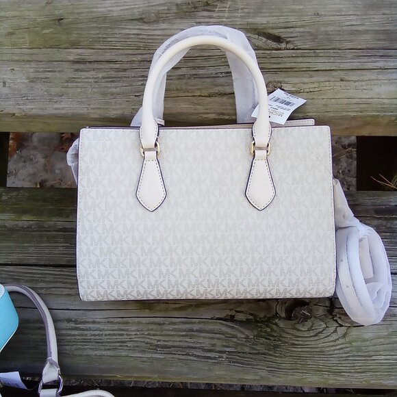 Michael Kors NEW $598 Sheila Satchel Bag No Callouts - Picture 2 of 9